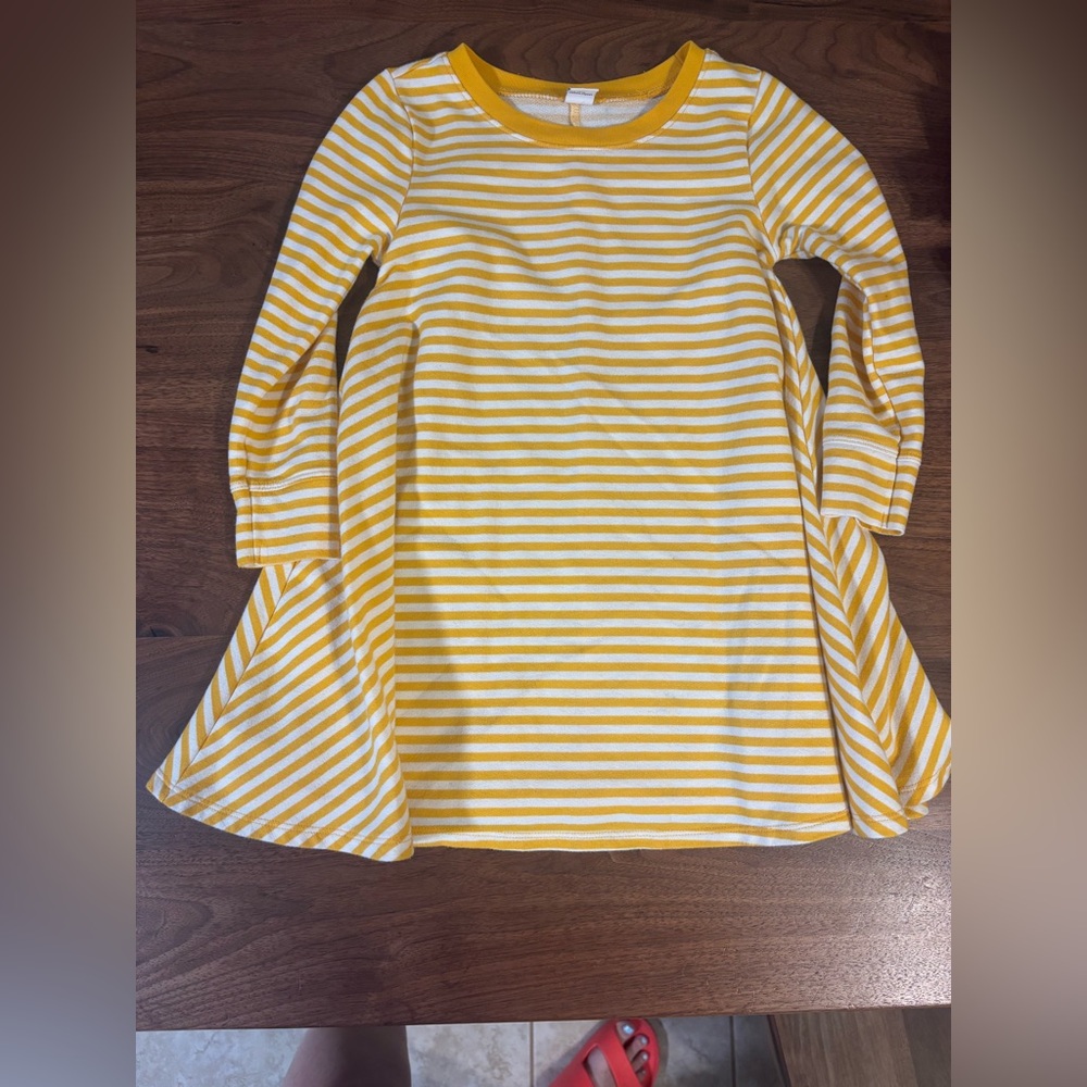 Old Navy girls size 5T Yellow and White Striped Crew Neck Dress